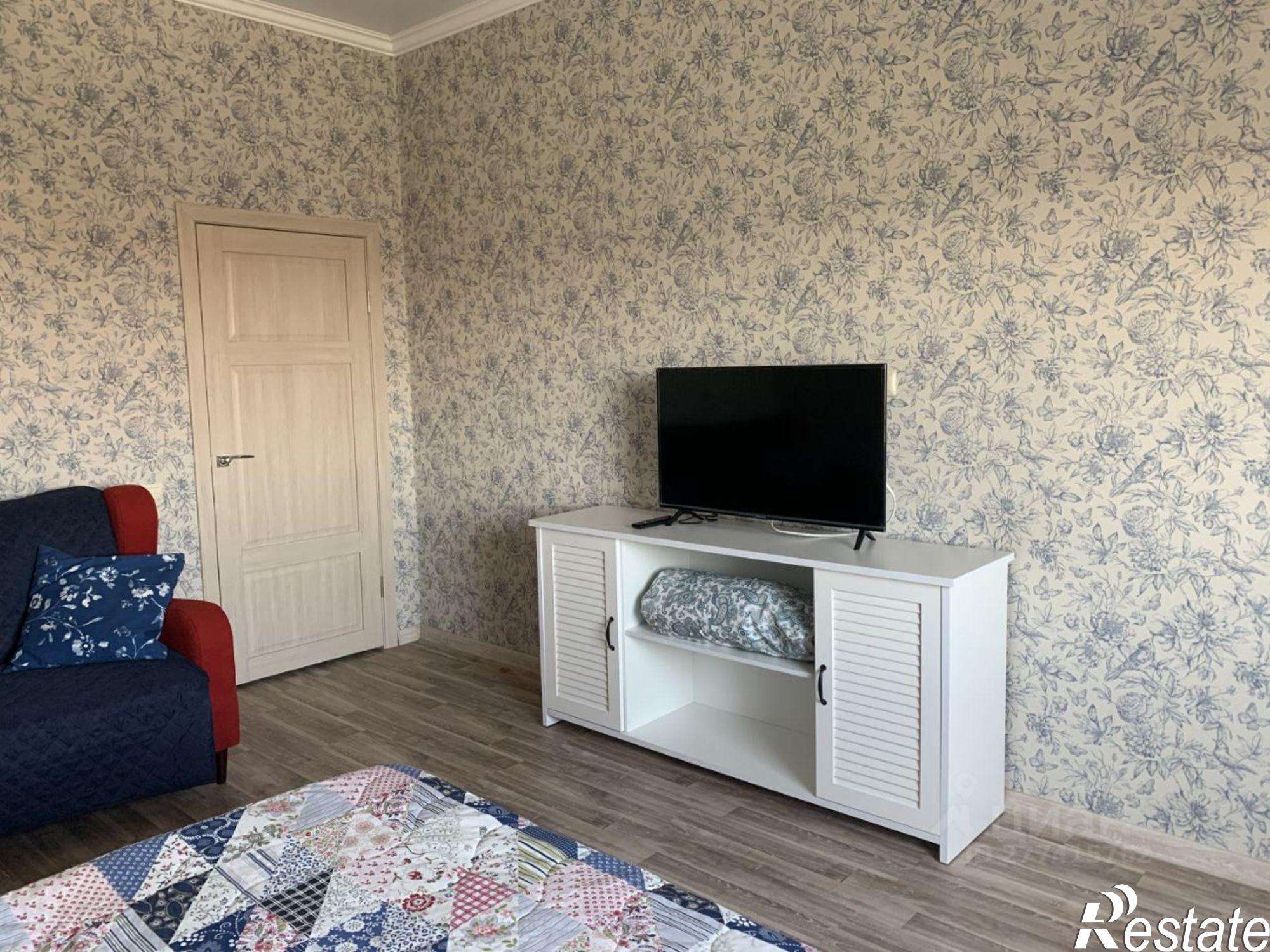 Сдать квартиру за 27 000 рублей на улица Потёмкина, 17