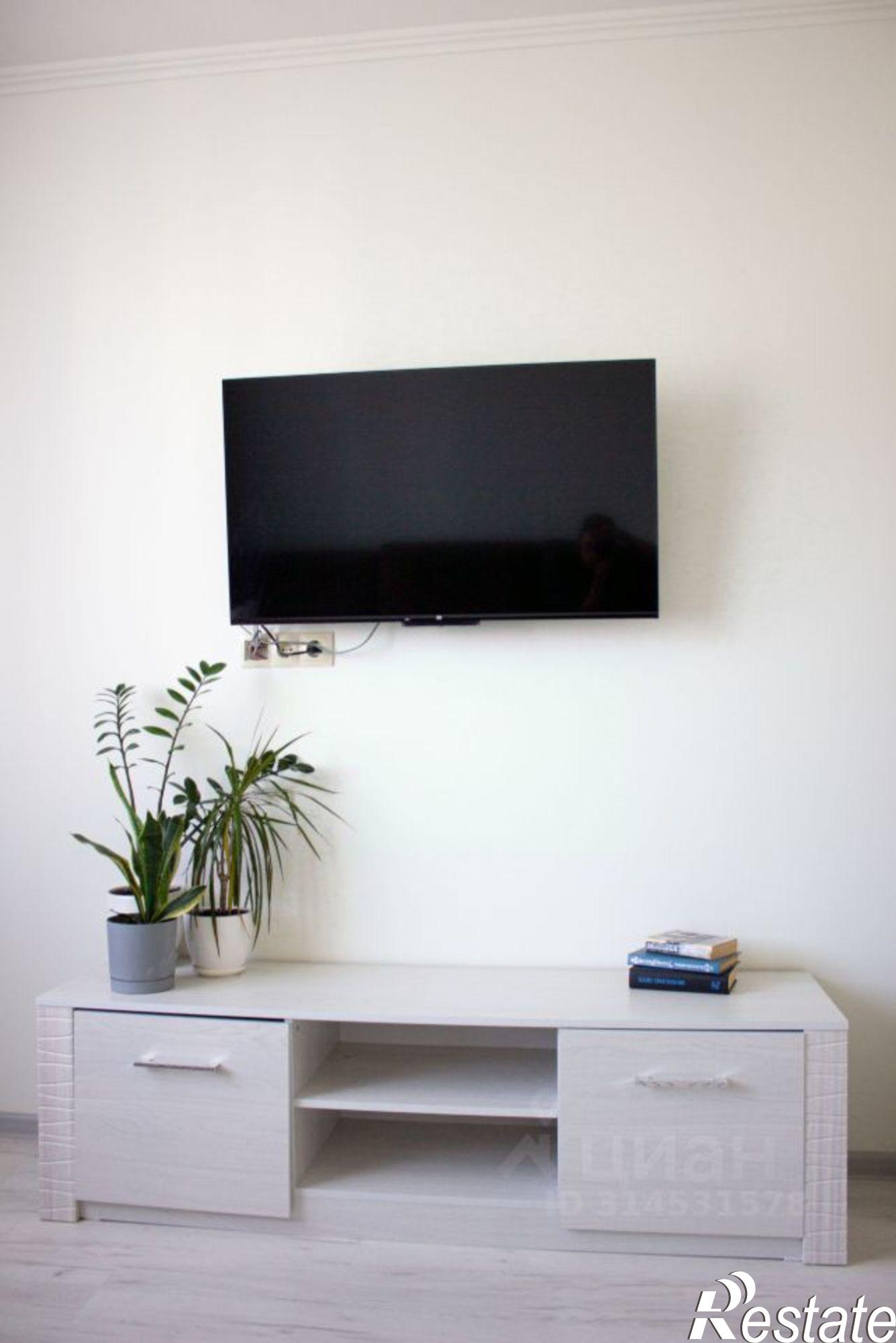 Сдать квартиру за 28 000 рублей на улица Александра Прохоренко, 3