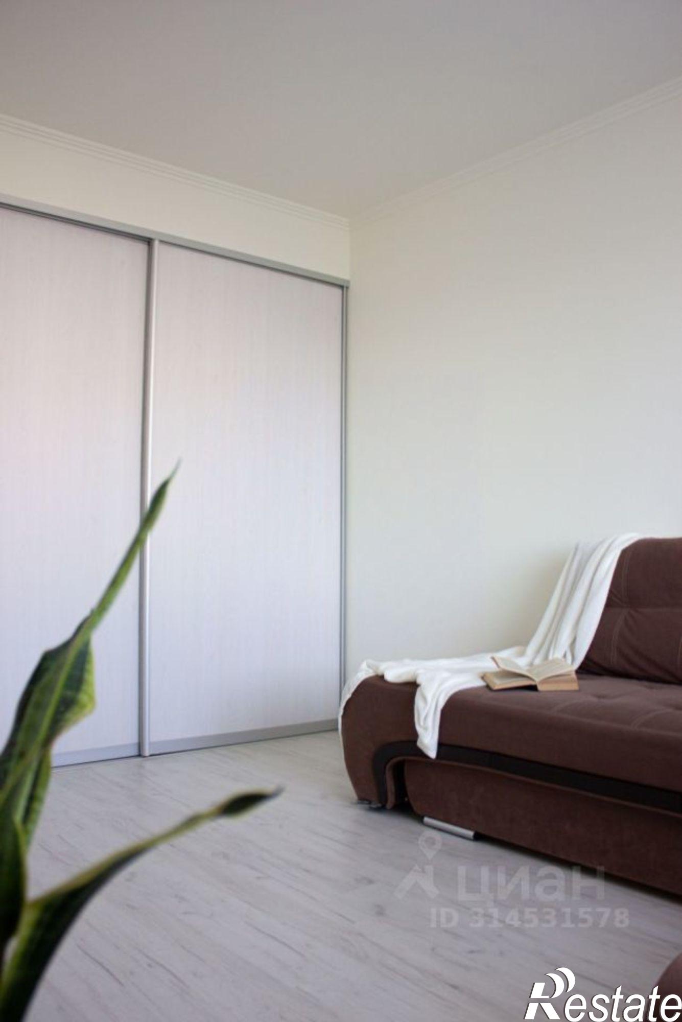 Сдать квартиру за 28 000 рублей на улица Александра Прохоренко, 3