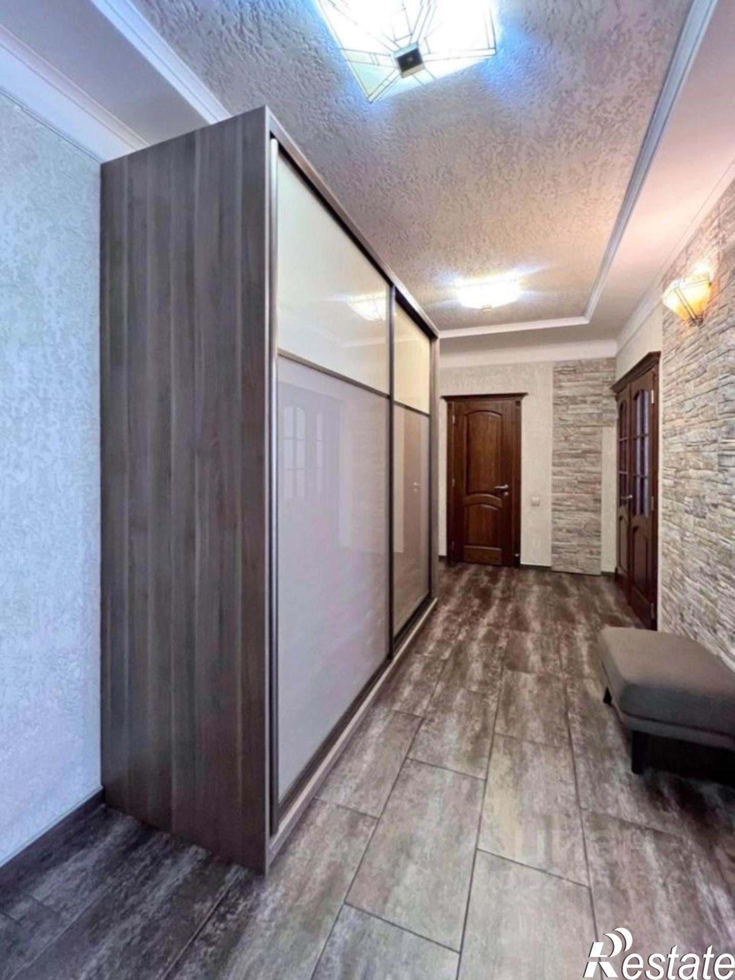 Сдать квартиру за 90 000 рублей на Калининград, Бассейная улица, 36