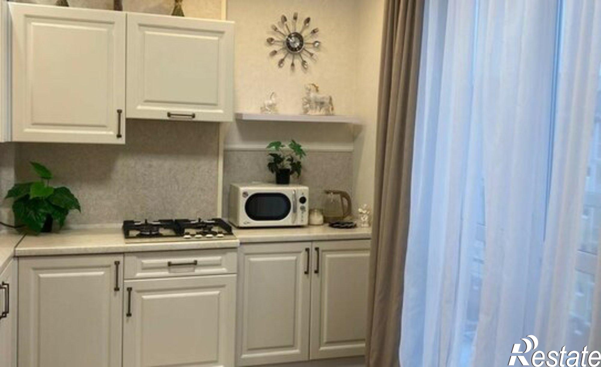 Купить квартиру за 5 000 000 рублей на Пражский б-р, 22Б