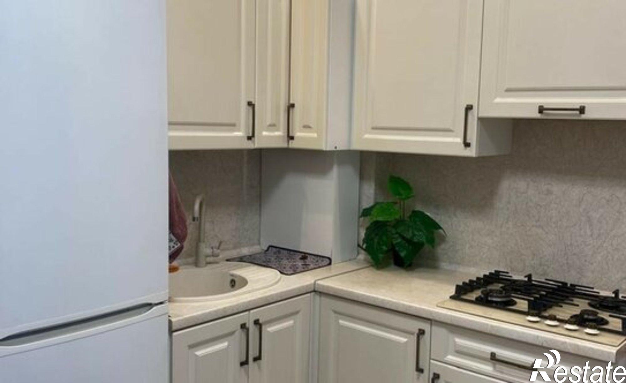 Купить квартиру за 5 000 000 рублей на Пражский б-р, 22Б