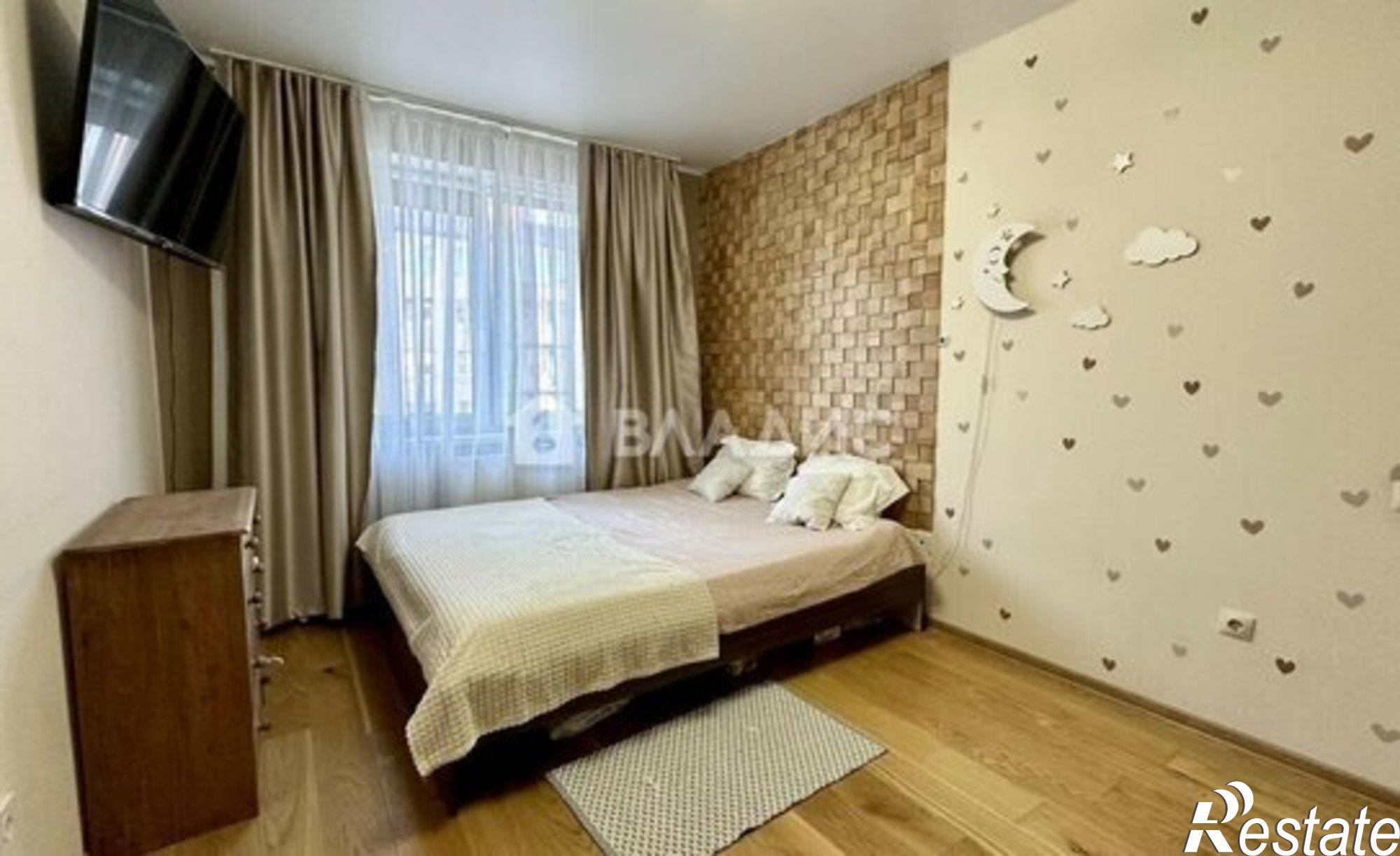 Купить квартиру за 5 990 000 рублей на Пражский б-р, 14