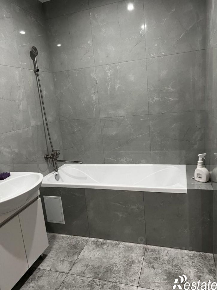 2-комн квартира ул Героя России Катериничева, 2 3,  д. 2 3,  к. 3